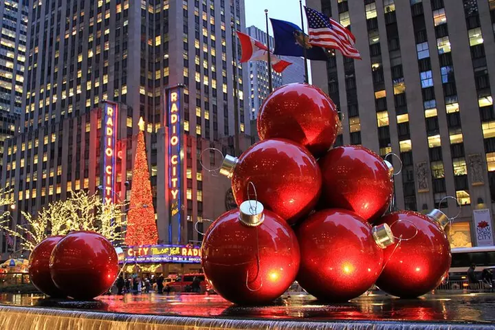 New York City Holiday Lights Night Tour by Open-top Bus - Primary Image