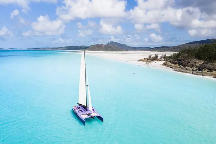 Camira Sailing Adventure through Whitsunday Islands