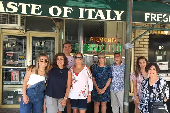 3 New York Neighborhoods Semi-Private Tour : SoHo, Chinatown and Li...