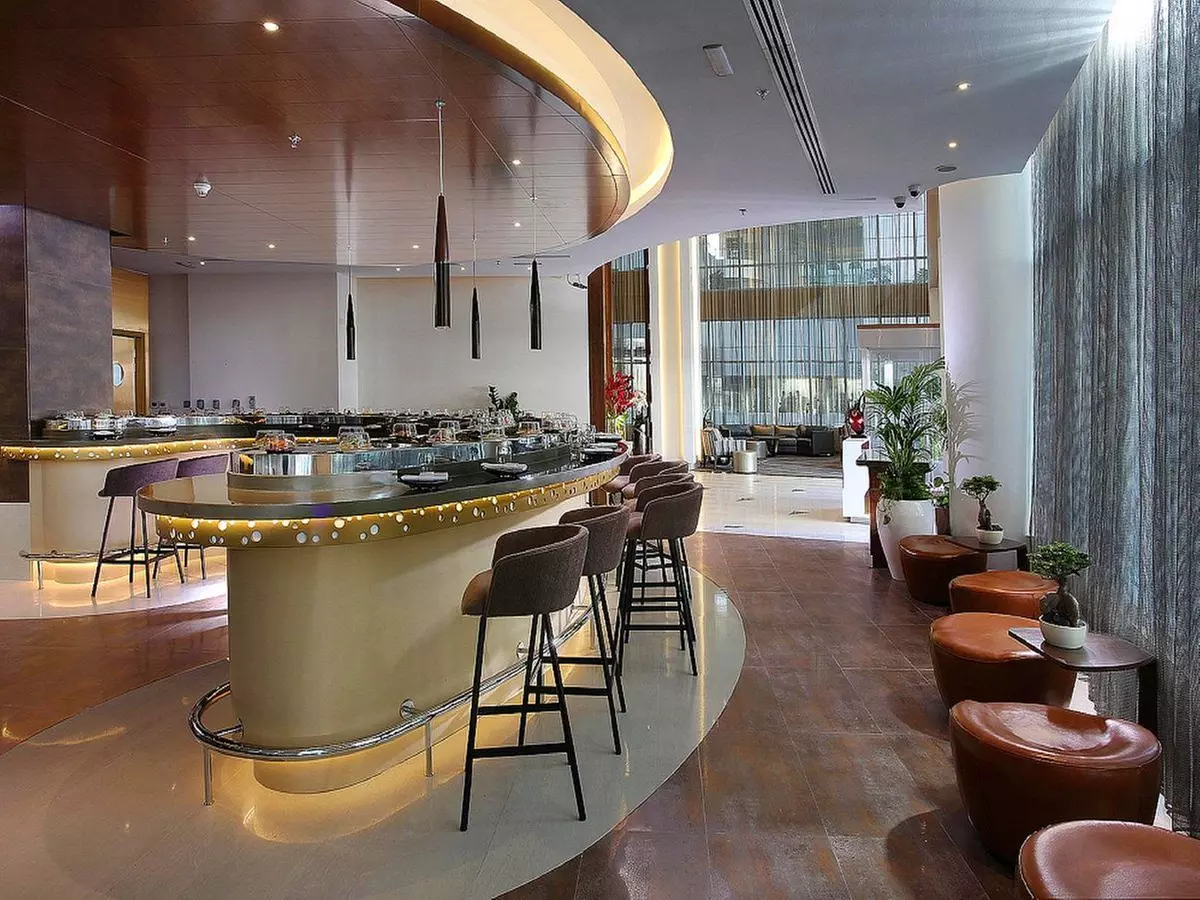 ✈ VEREINIGTE ARABISCHE EMIRATE | Dubai - Ramada by Wyndham Dubai Ba...