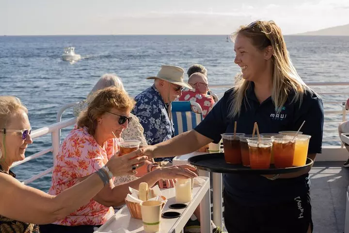 From Ma'alaea Harbor: Sunset Dinner Cruise Aboard the Quicksilver
