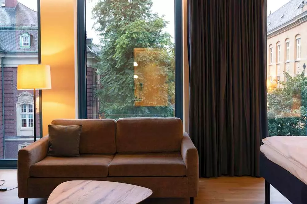 ✈ DEUTSCHLAND | Hamburg - Scandic Hamburg Emporio 4*, 2 Nächte