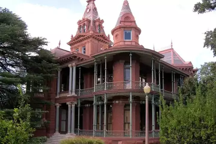 The Ghosts of Austin Walking Tour