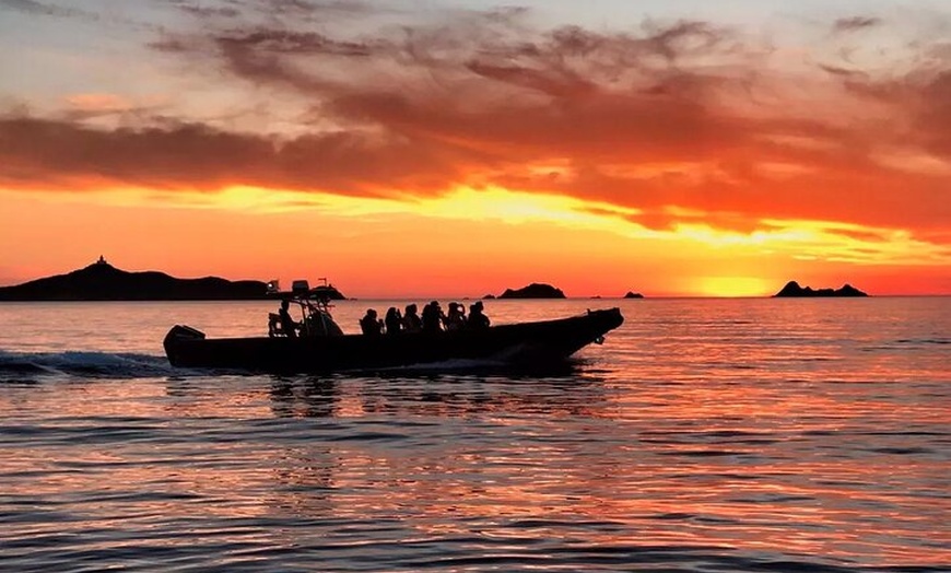 Image 3: Apéro et Coucher de Soleil Croisière Inoubliable au Fil de l'Eau