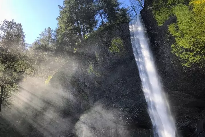 Columbia River Gorge Waterfalls & Mt Hood Tour from Portland, OR