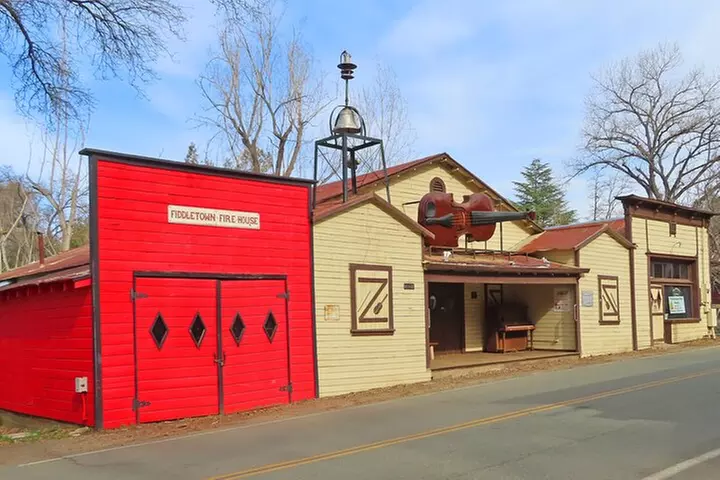 A Highway 49 Drive: A Self-Guided Audio Tour from Placerville to Ja...