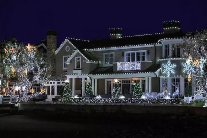 Holiday Lights Cruise Throughout Luxurious Newport Beach Harbor
