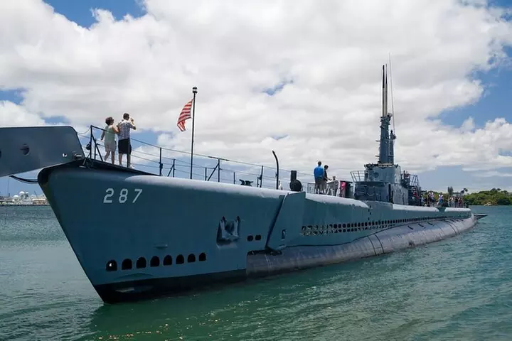 Stars and Stripes Tour: Pearl Harbor and Battleship Missouri