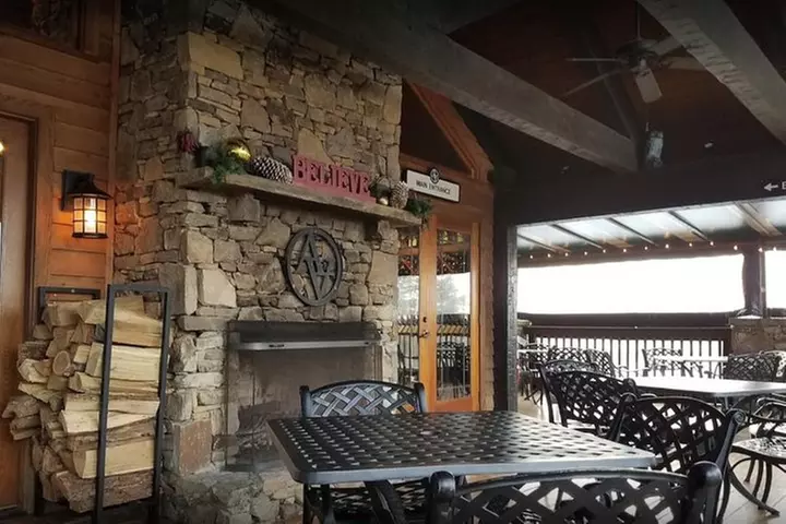 Arrington Vineyard Winery Round-Trip Shuttle Transportation from Na...