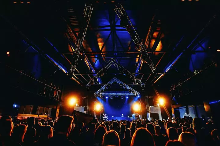 Las Vegas VIP Nightclub Party Bus Crawl