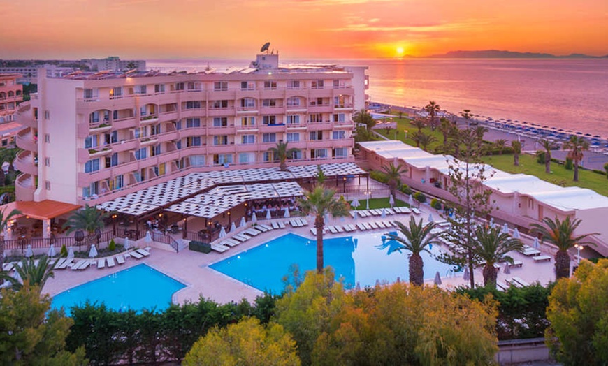 Image 1: ✈ RHODES | Ialyssos - Sun Beach Resort 4*, 3 nuit
