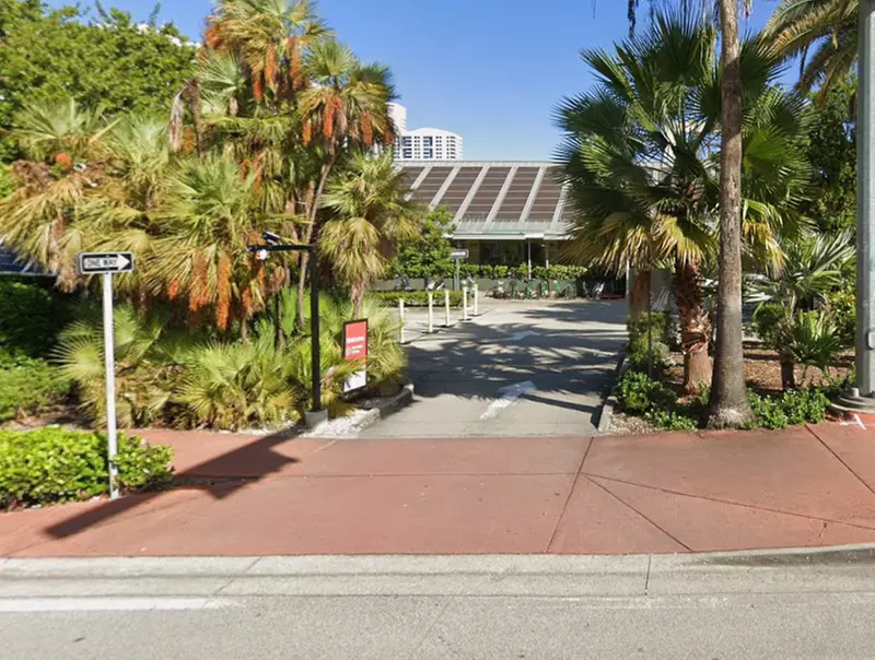 Parking at 1020 Alton Rd. Lot - P2532