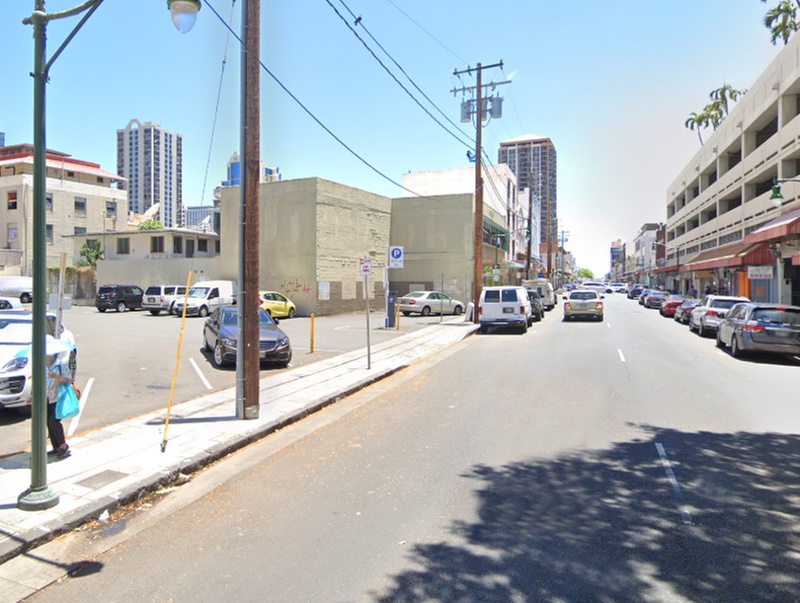 Parking at [H031] Maunakea St. Lot