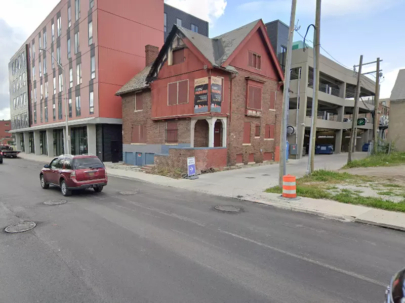 Parking at Alley Entrance - Sugar Hill Garage - Primary Image