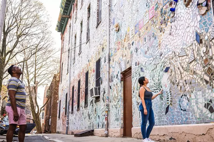 Philadelphia Murals and Street Art Tour with Magic Gardens