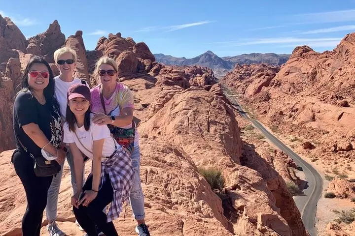 Valley of Fire and Red Rock Canyon Day Tour from Las Vegas