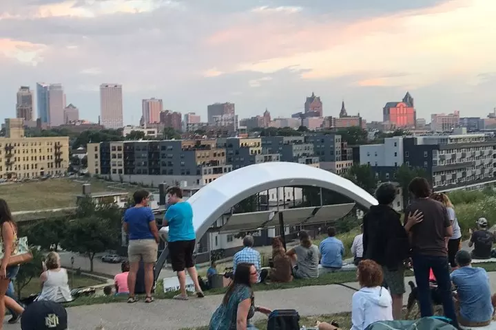 Discover Iconic Milwaukee Tour