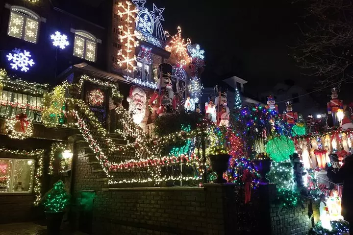 Christmas Lights Tour of Dyker Heights Brooklyn