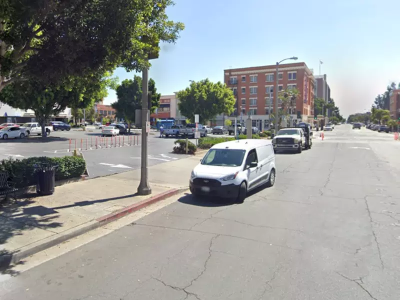 Parking at [SP86] 100 West 2nd St. Lot