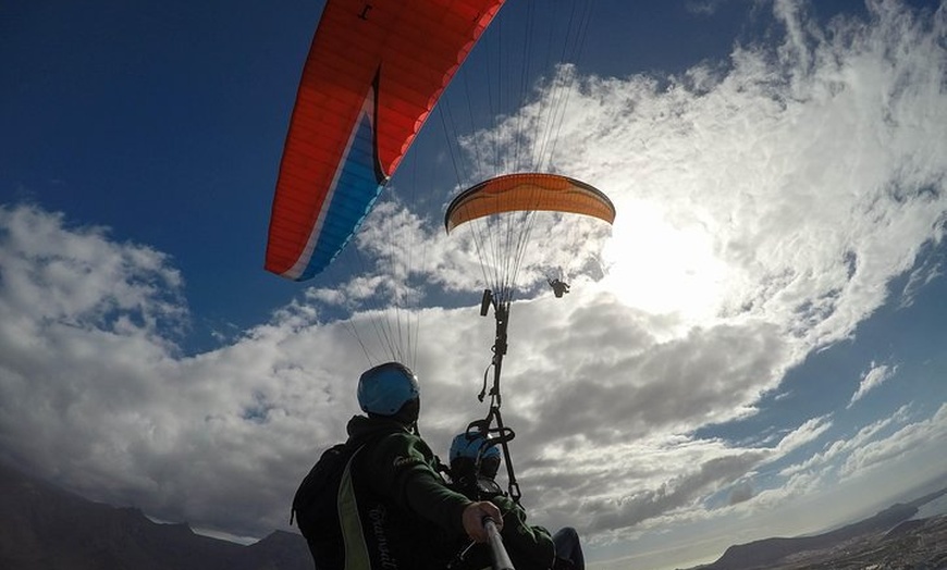 Image 4: Vuelo en tándem en parapente acrobático en la zona sur de Tenerife