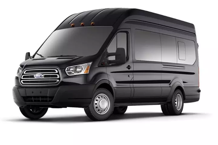 Private Port Transfer Canada Place Cruise Ship Terminal to Seattle / SEA Airport - Second Medium