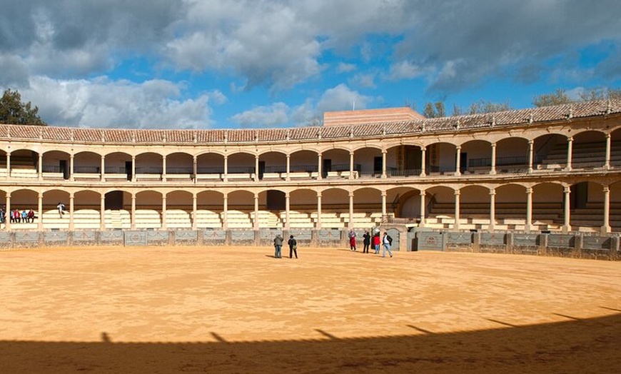 Image 5: Excursión privada de un día a Ronda con entrada a la plaza de toros...