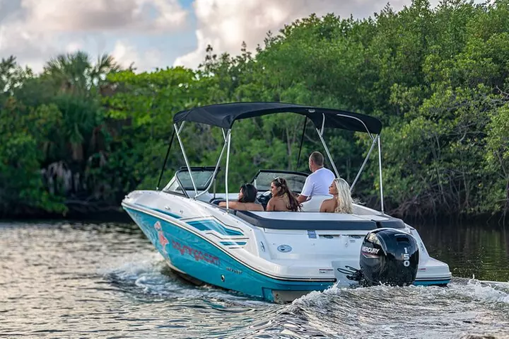 1 Hour-Relaxing Private Boat Tour - Fort Lauderdale (Up to 6 Pax)