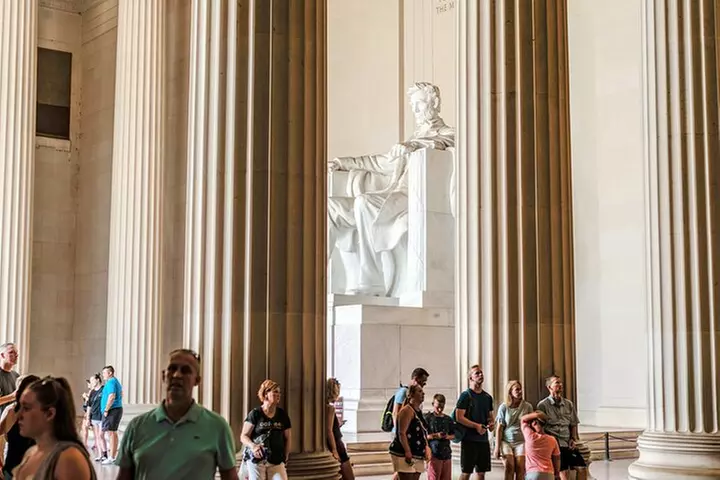 City Snapshot Tour with 10 Top Memorials, Optional Entry Tickets