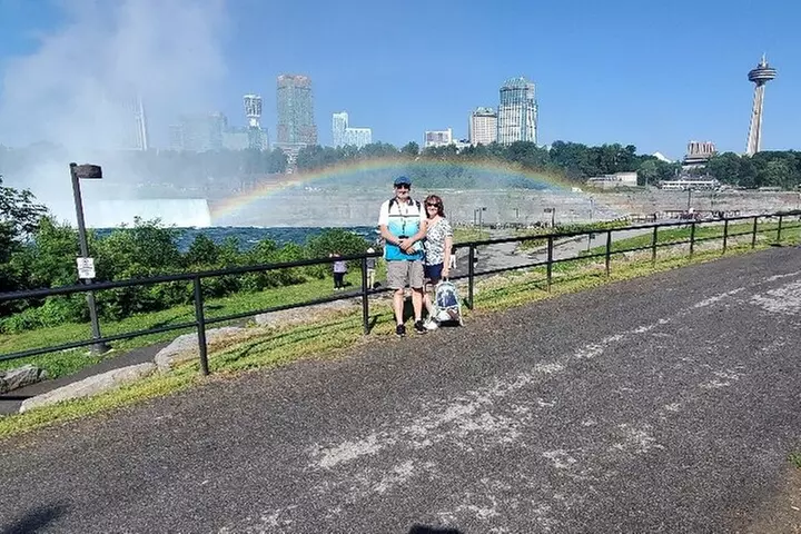 Niagara All American All inclusive Boutique Wine Tour