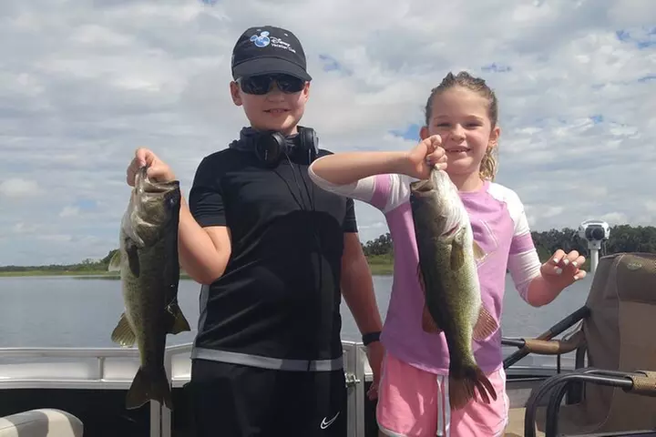 Private Pontoon Fishing Charter on Lake Tohopekaliga in FL