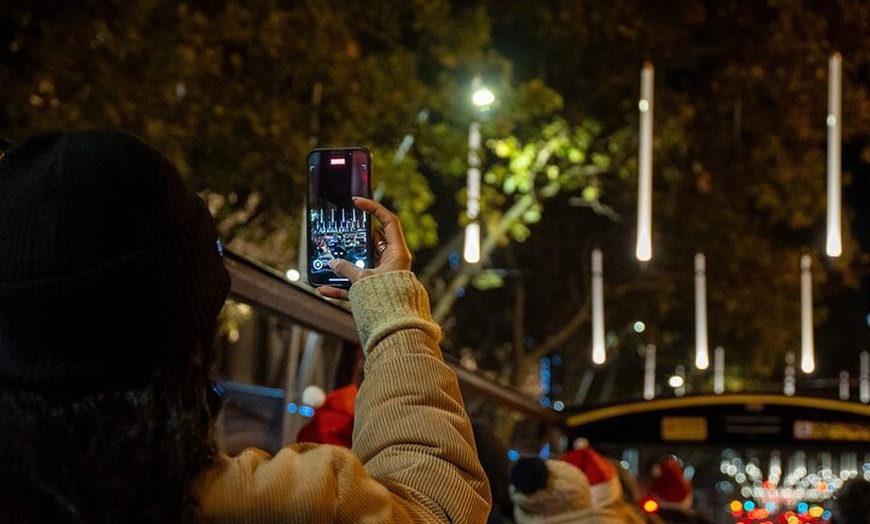 Image 13: Tour en autobús por las luces de Navidad de Barcelona