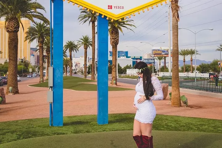 California Desert, Seven Magic Mountains and Las Vegas Sign