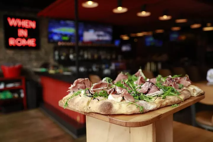 Downtown Chicago Walking Pizza Tour