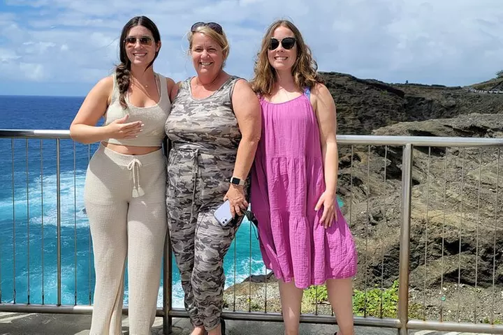 Byodo In Temple, Waimea Botanical Garden-Waterfall: Includes Fees