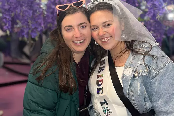 Nashville Shopping Tour with Wine, Cocktails and Snacks