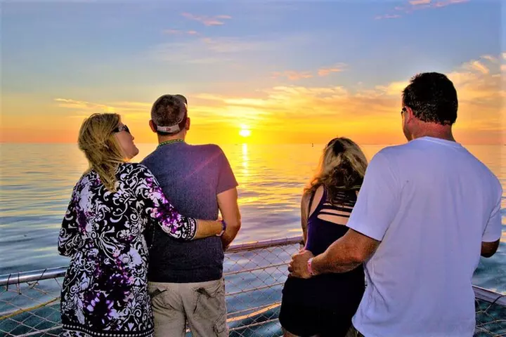 Key West Sunset Cruise: Dinner, Live Music & Drinks Included