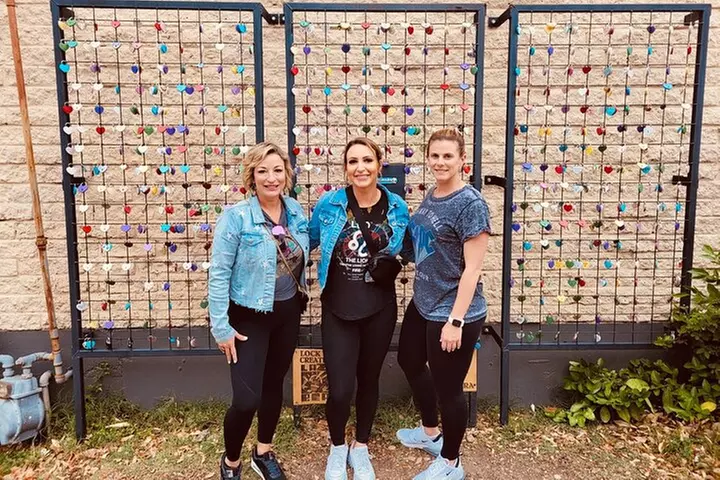 Austin Murals & Mimosas Roofless Party Bus Tour