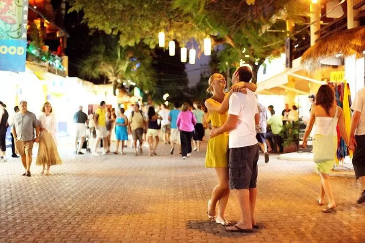 Combo Pyramids and Pirates (Tulum Tour & Pirate Party Dinner/show) ...