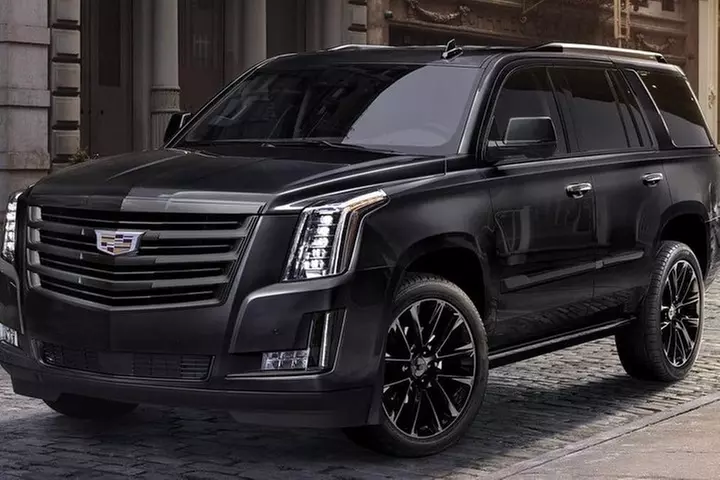 Cadillac Escalade, Chevrolet Suburban - Second Medium