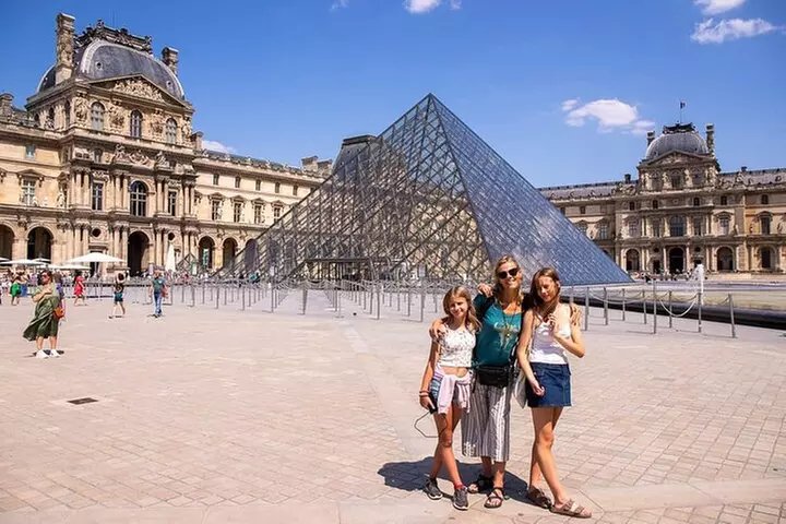 New York to Europe Private Tour Vienna Munich Paris Milan Venezia - Primary Image