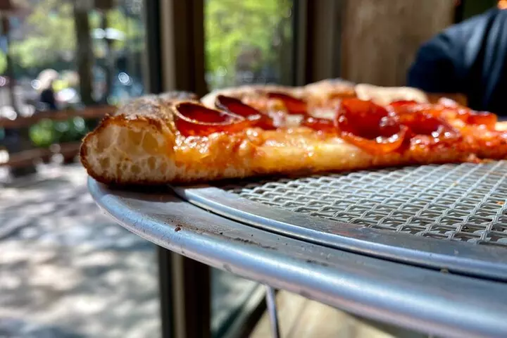 Downtown Chicago Walking Pizza Tour