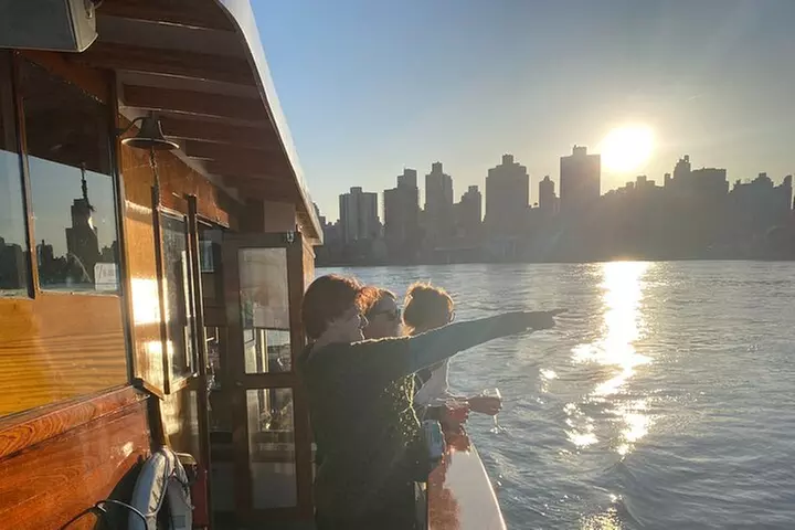 New York Urban Wildlife Sunset Boat Tour - Primary Image