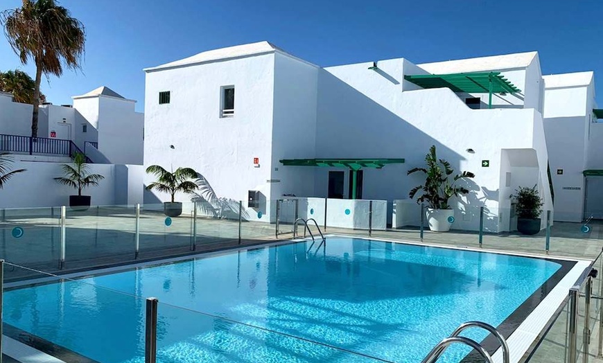 Image 27: ✈ LANZAROTE | Costa Teguise - Celeste 2* - Piscines