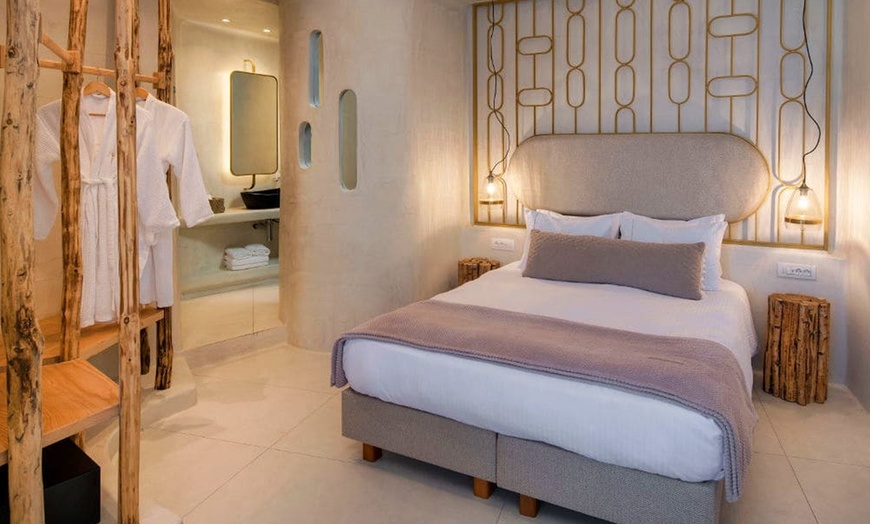 Image 4: ✈ SANTORIN | Fira - Athina Luxury Suites 5* - Vue panoramique
