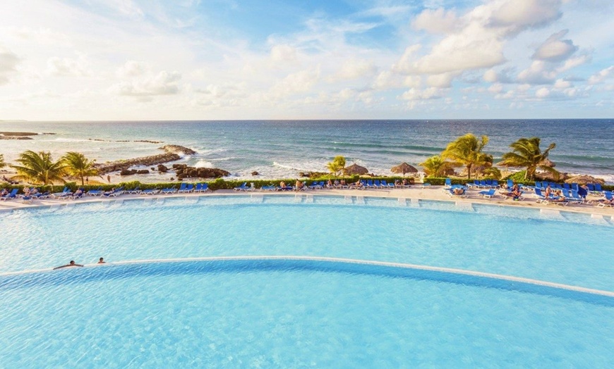 Image 2: ✈ JAMAICA | Montego Bay - Grand Palladium Lady Hamilton Resort & Sp...