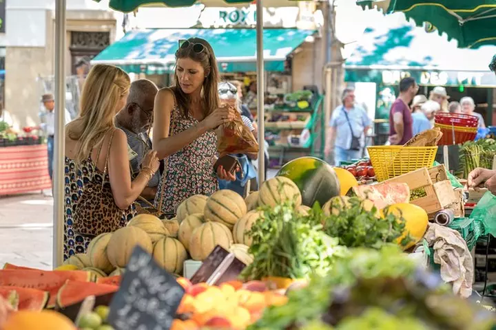 Visite Guidée Aix-en-Provence Historique et Gourmande.