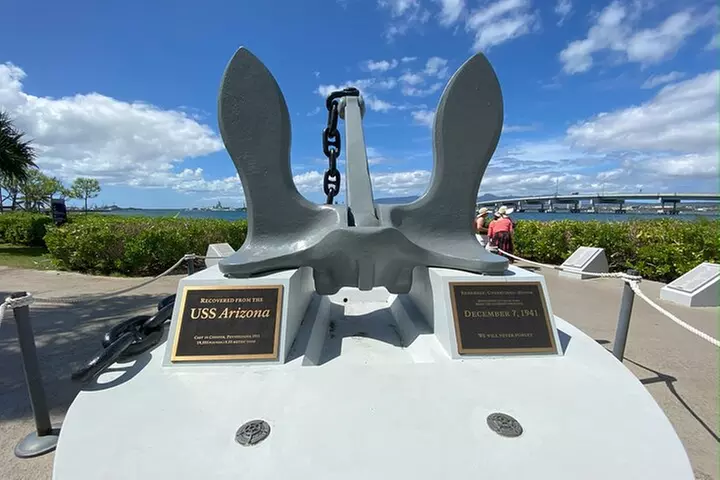 Tribute to Pearl Harbor Arizona Memorial and Honolulu City Tour