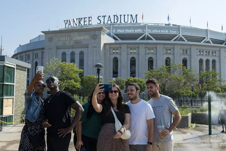 City of Contrasts Tour-Manhattan, Bronx, Queens and Brooklyn