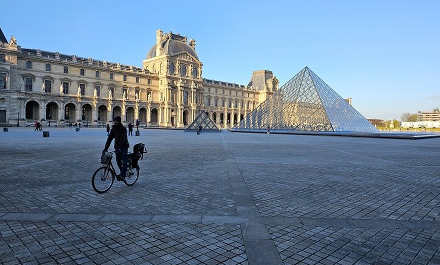 Image 3: Sunrise Biking Tour: Paris devant les foules