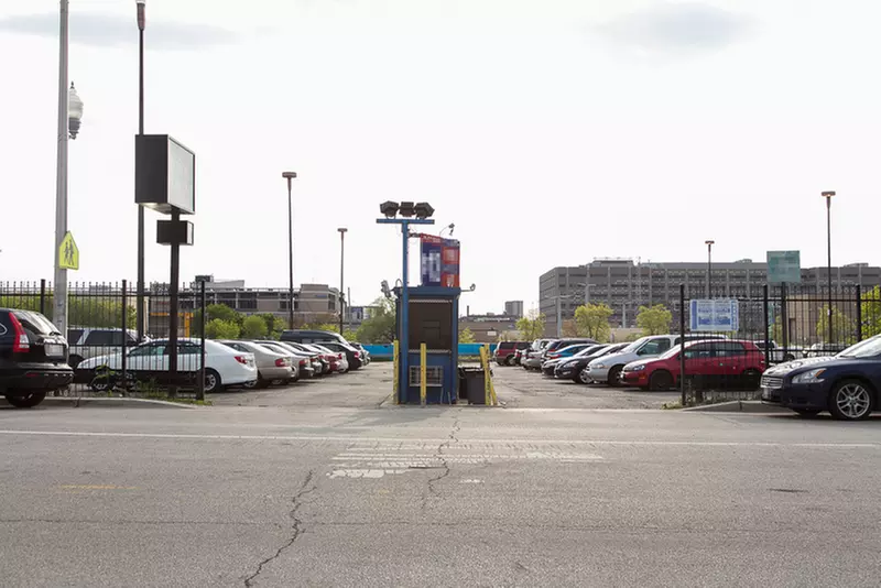 Parking at 880 S. Wells St. Lot